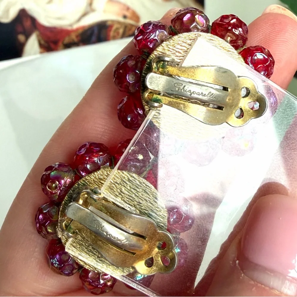 SOLD 🩷SCHIAPARELLI 1950s Iridescent Pink Earrings - Picture 4 of 5